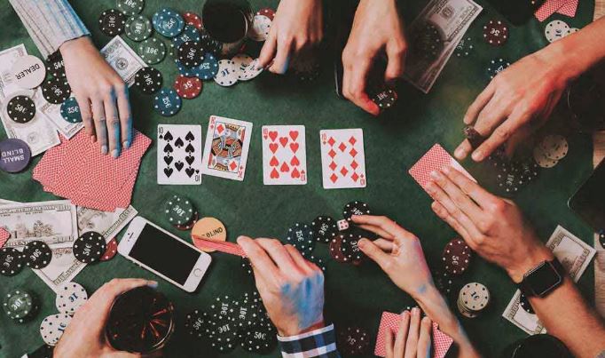 The Best Online Poker Hands to Play Aggressively